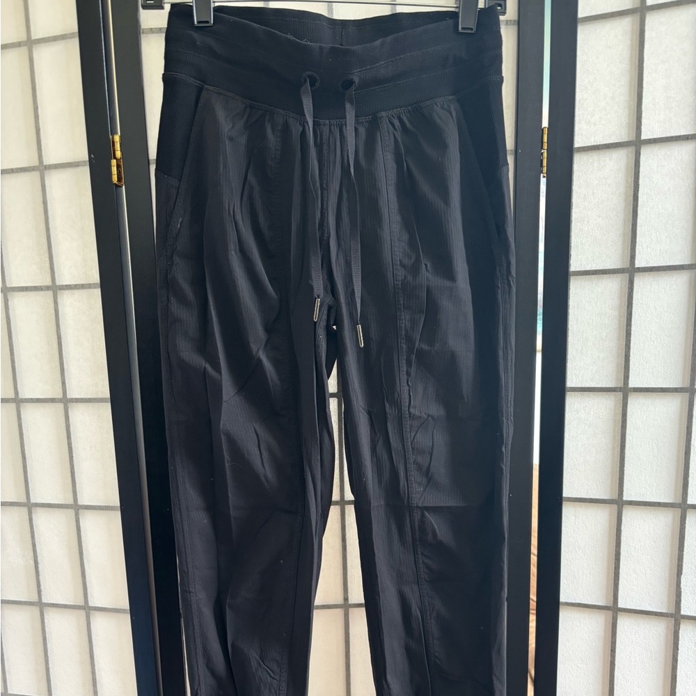 Lululemon dance studio joggers -size 4